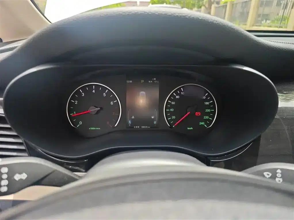 Song MAX 2019 1.5T Automatic Intelligent Connected Ruiyi 7-seater National V Emission Standard — миниатюра 12