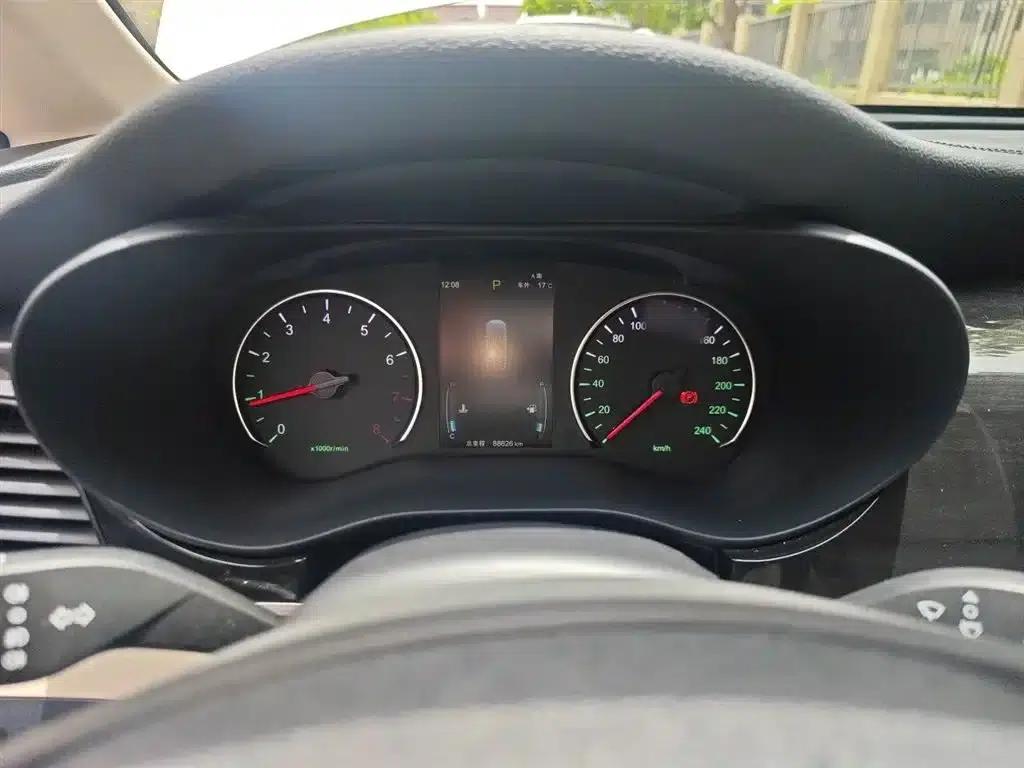 Song MAX 2019 1.5T Automatic Intelligent Connected Ruiyi 7-seater National V Emission Standard — миниатюра 4