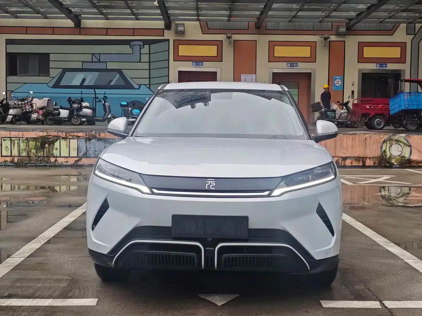 Yuan UP 2024 Model 401KM Leading Edition — миниатюра 2