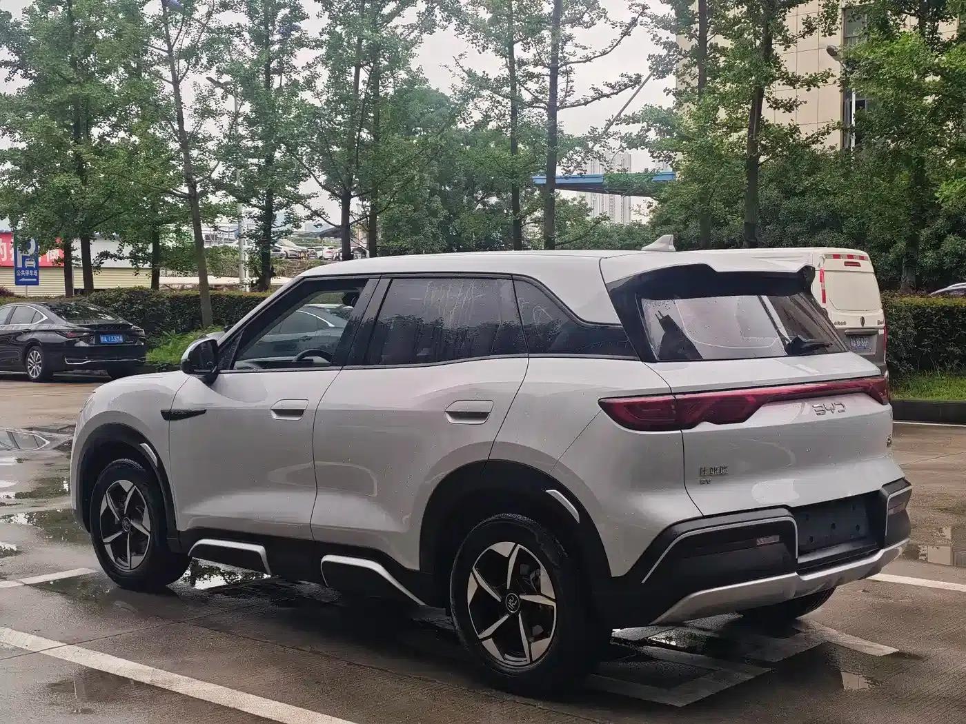Yuan UP 2024 Model 401KM Leading Edition — миниатюра 17