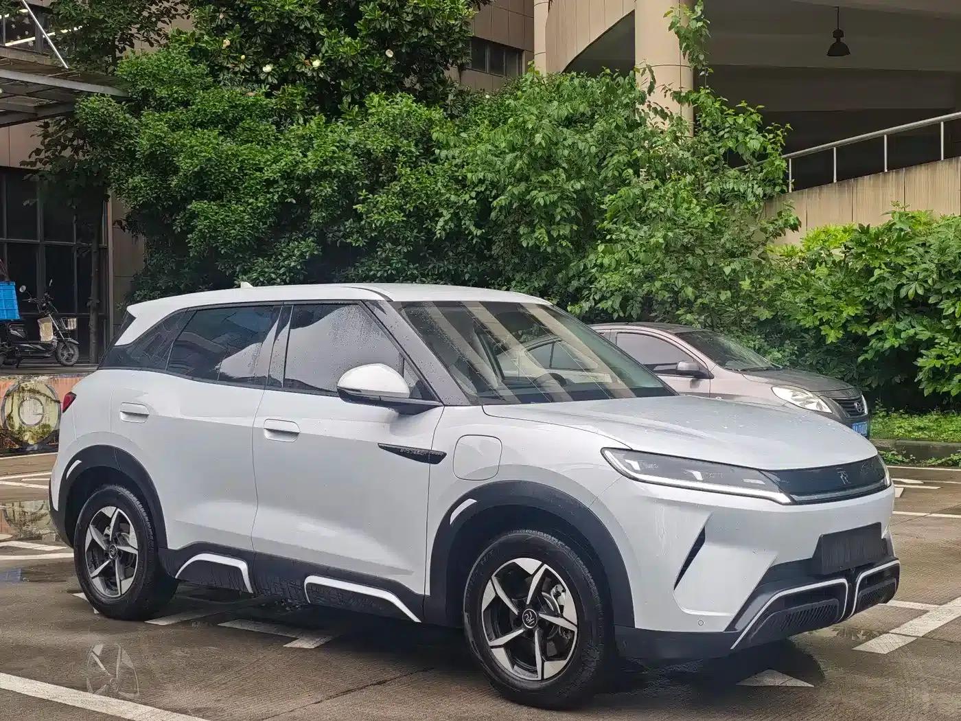 Yuan UP 2024 Model 401KM Leading Edition — миниатюра 3