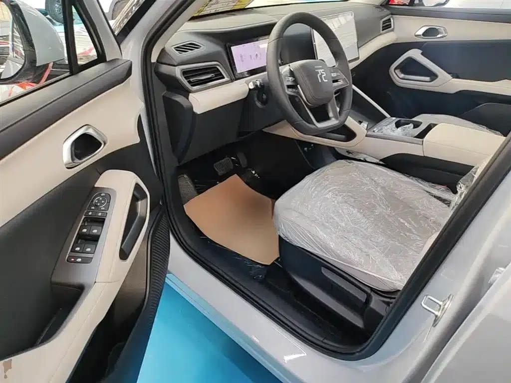 Yuan UP 2025 Smart Driving Edition 401KM Vitality Edition — миниатюра 16