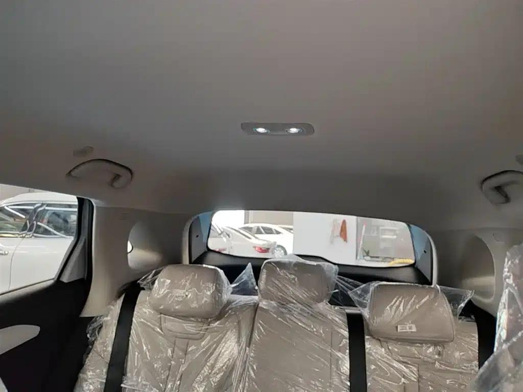 Yuan UP 2025 Smart Driving Edition 401KM Vitality Edition — миниатюра 18