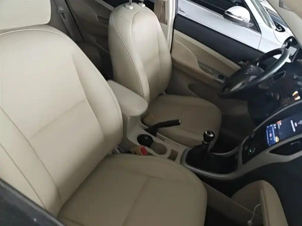 BYD F3 2015 Energy-Saving Edition 1.5L Manual Comfort Model — миниатюра 25