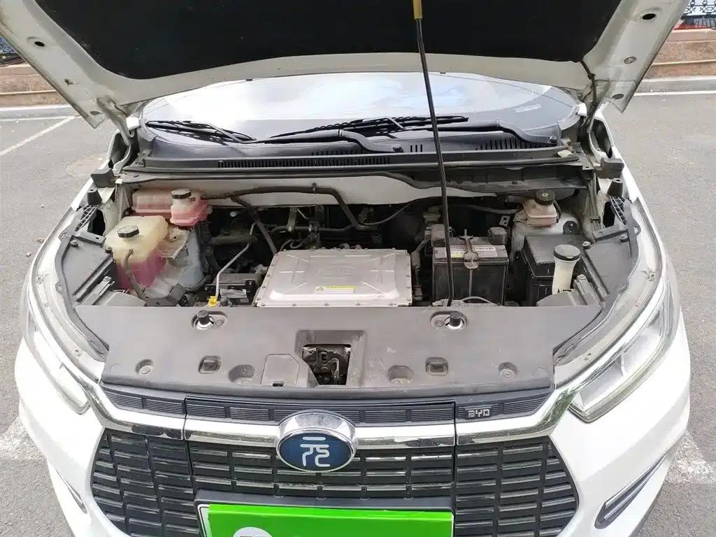 Yuan New Energy 2018 EV360 Smart Connected Cool Edition — миниатюра 17