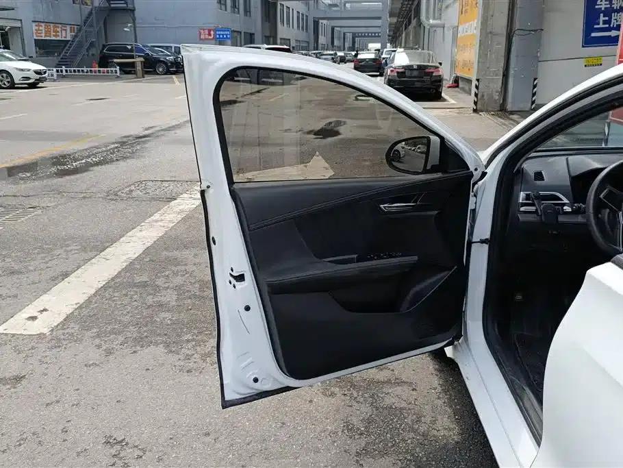 BYD e2 2020 Upgraded Standard Range Standard Model — миниатюра 7