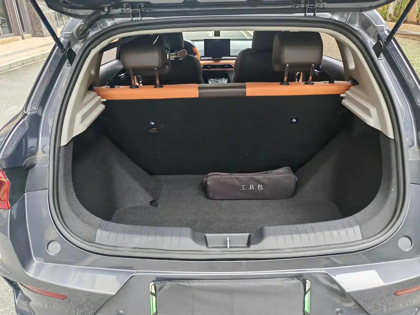 BYD e2 2020 Upgraded Long-Range Luxury Edition — миниатюра 12