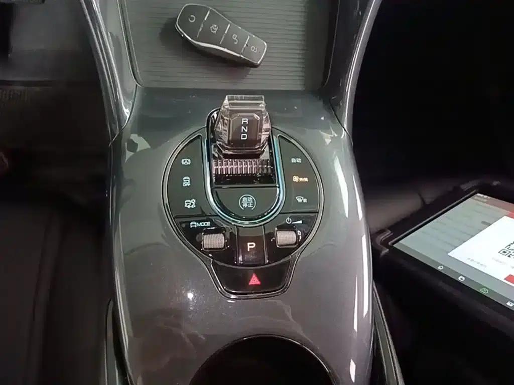 BYD e2 2023 Luxury Edition — миниатюра 14