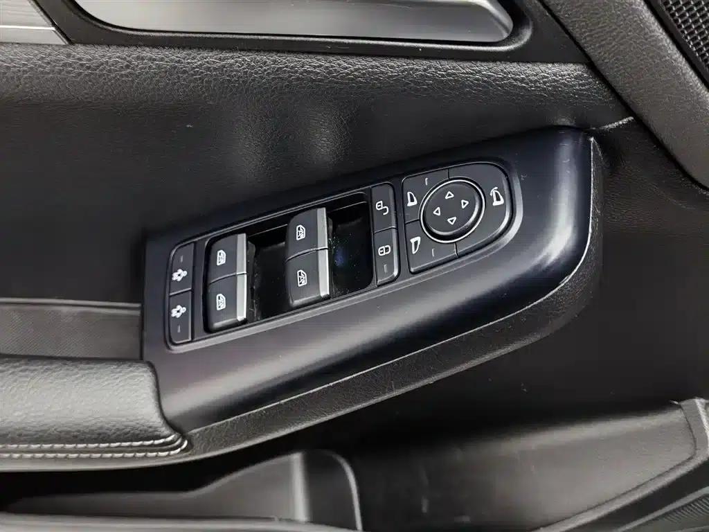Tang 2018 2.0T Automatic Intelligent Connected Premium 7-seater National V Emission Standard — миниатюра 9