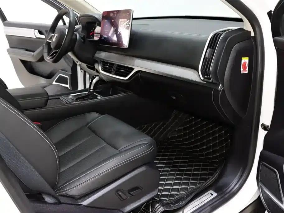 Tang 2018 2.0T Automatic Intelligent Connected Premium 7-seater National V Emission Standard — миниатюра 8