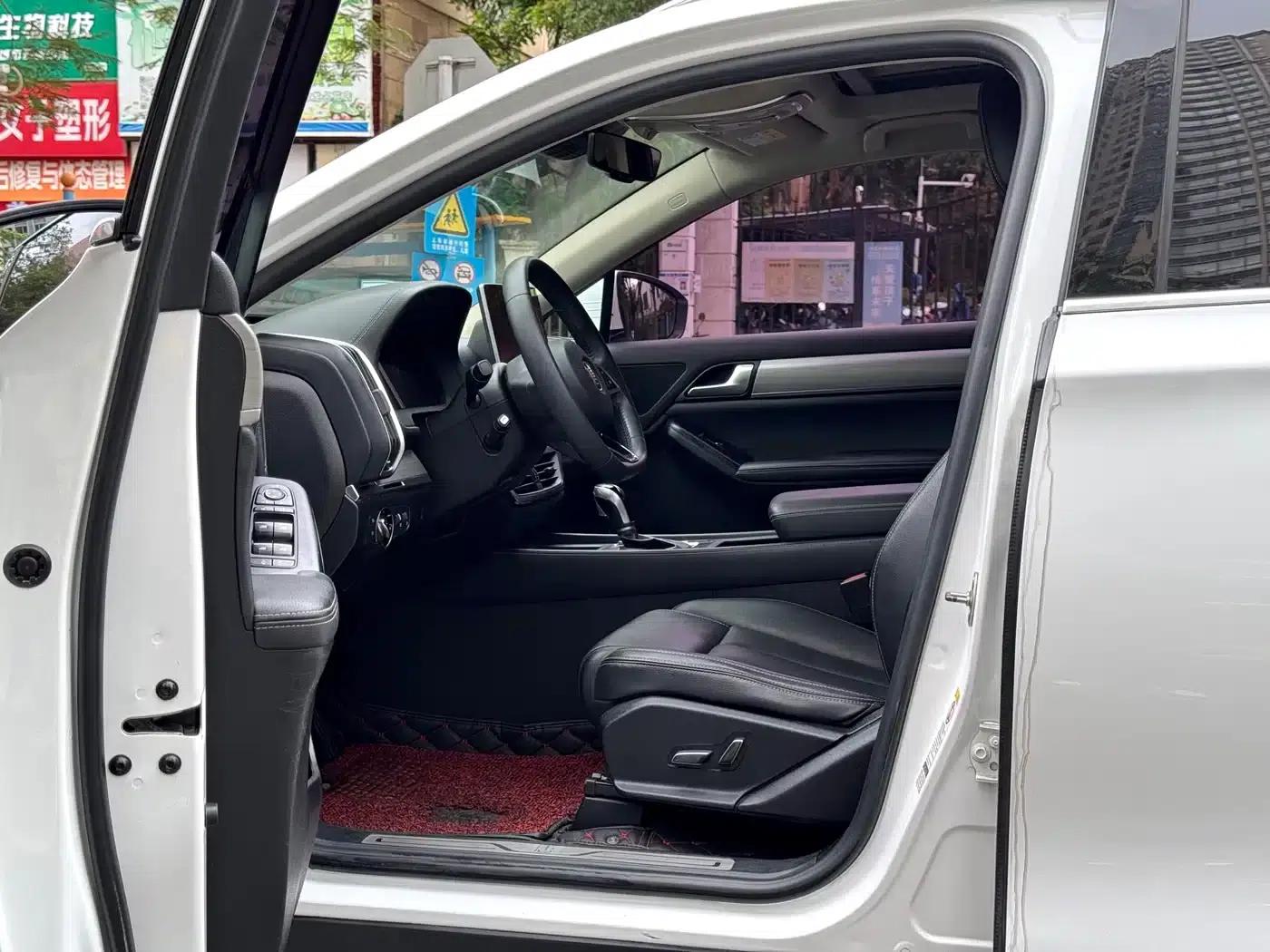 Tang 2018 2.0T Automatic Intelligent Connected Premium 7-seater National V Emission Standard — миниатюра 11