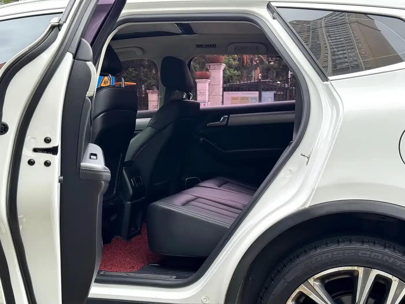 Tang 2018 2.0T Automatic Intelligent Connected Premium 7-seater National V Emission Standard — миниатюра 12