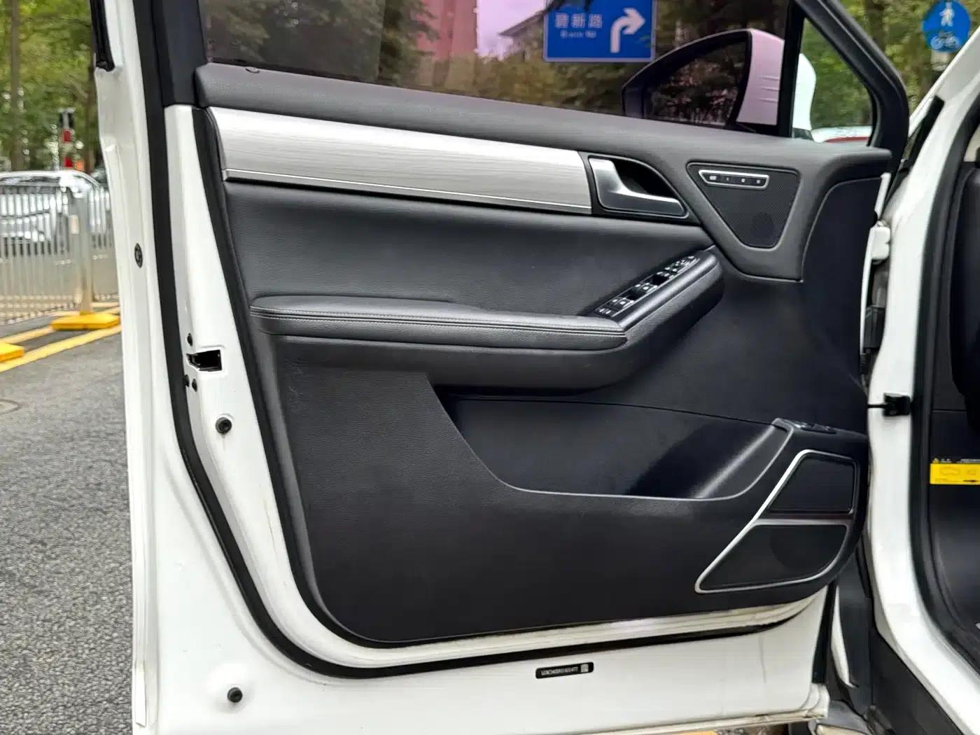 Tang 2018 2.0T Automatic Intelligent Connected Premium 7-seater National V Emission Standard — миниатюра 14
