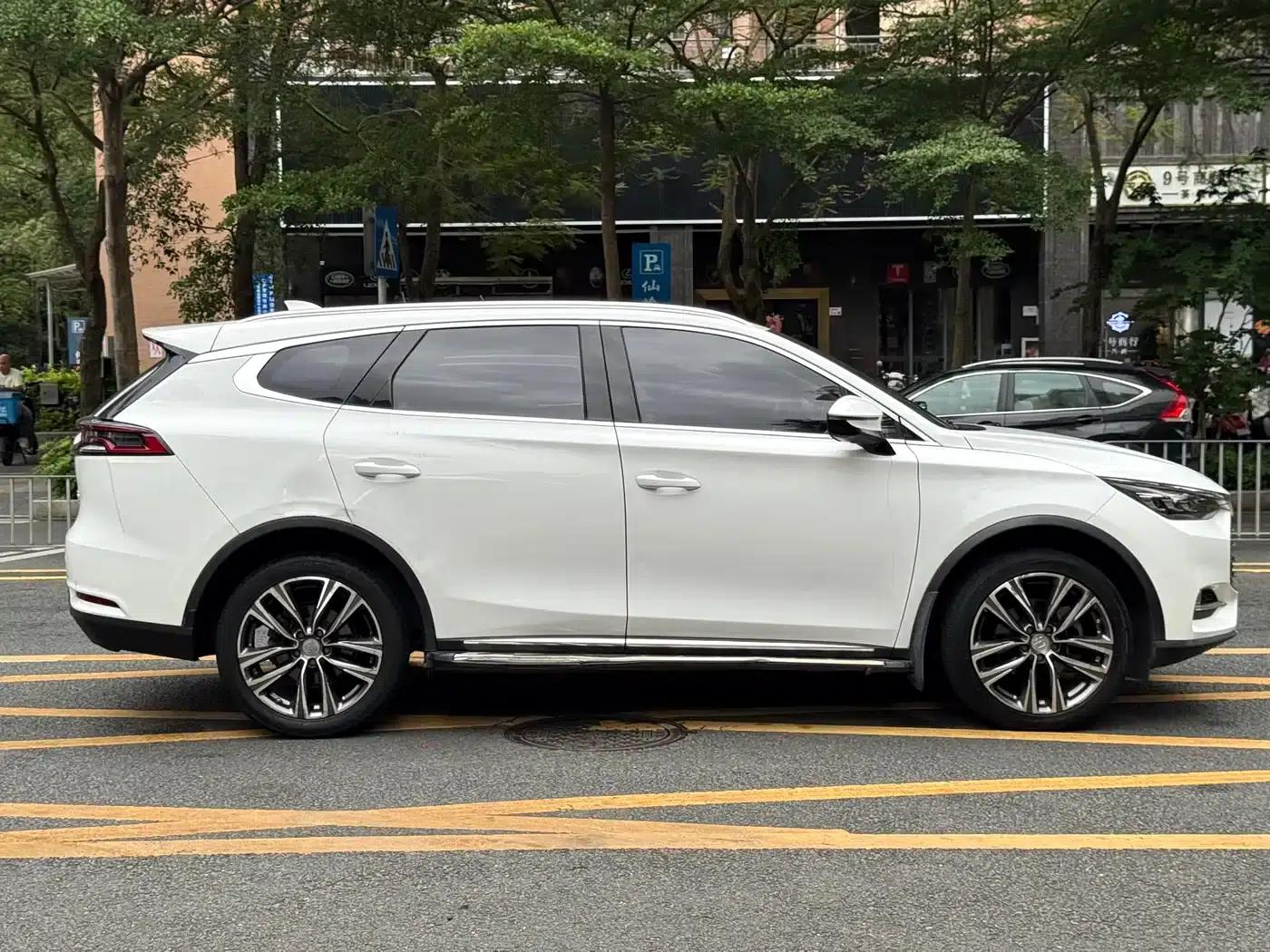 Tang 2018 2.0T Automatic Intelligent Connected Premium 7-seater National V Emission Standard — миниатюра 17
