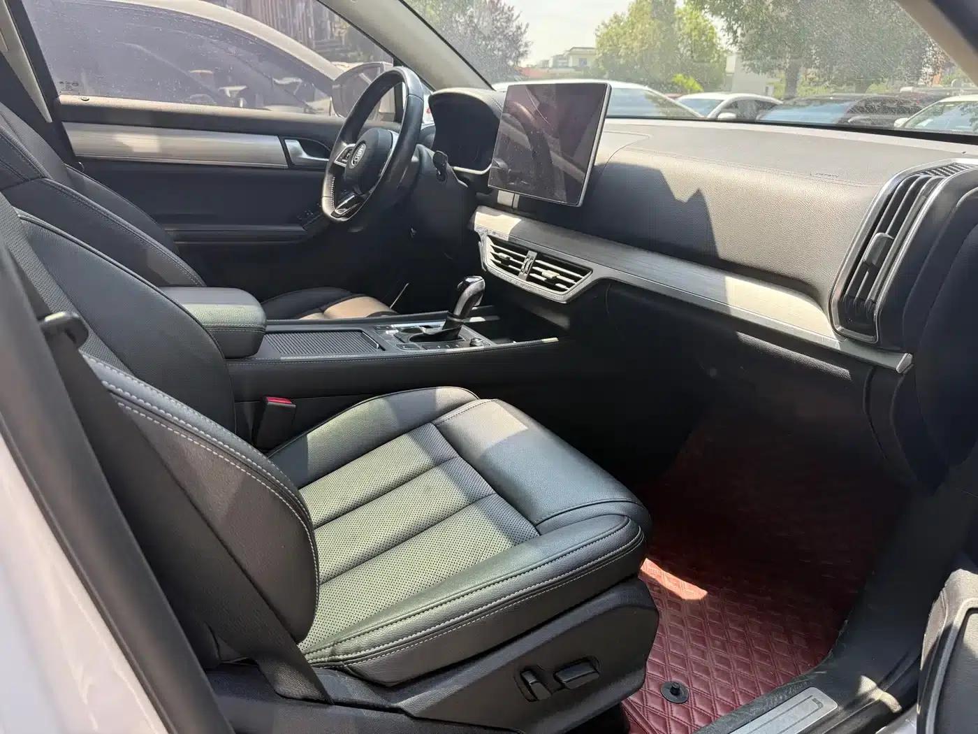 Tang 2018 2.0T Automatic Intelligent Connected Premium 7-seater National V Emission Standard — миниатюра 6