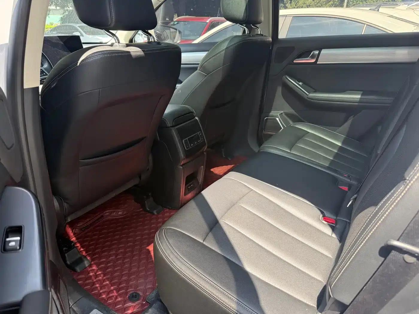 Tang 2018 2.0T Automatic Intelligent Connected Premium 7-seater National V Emission Standard — миниатюра 7