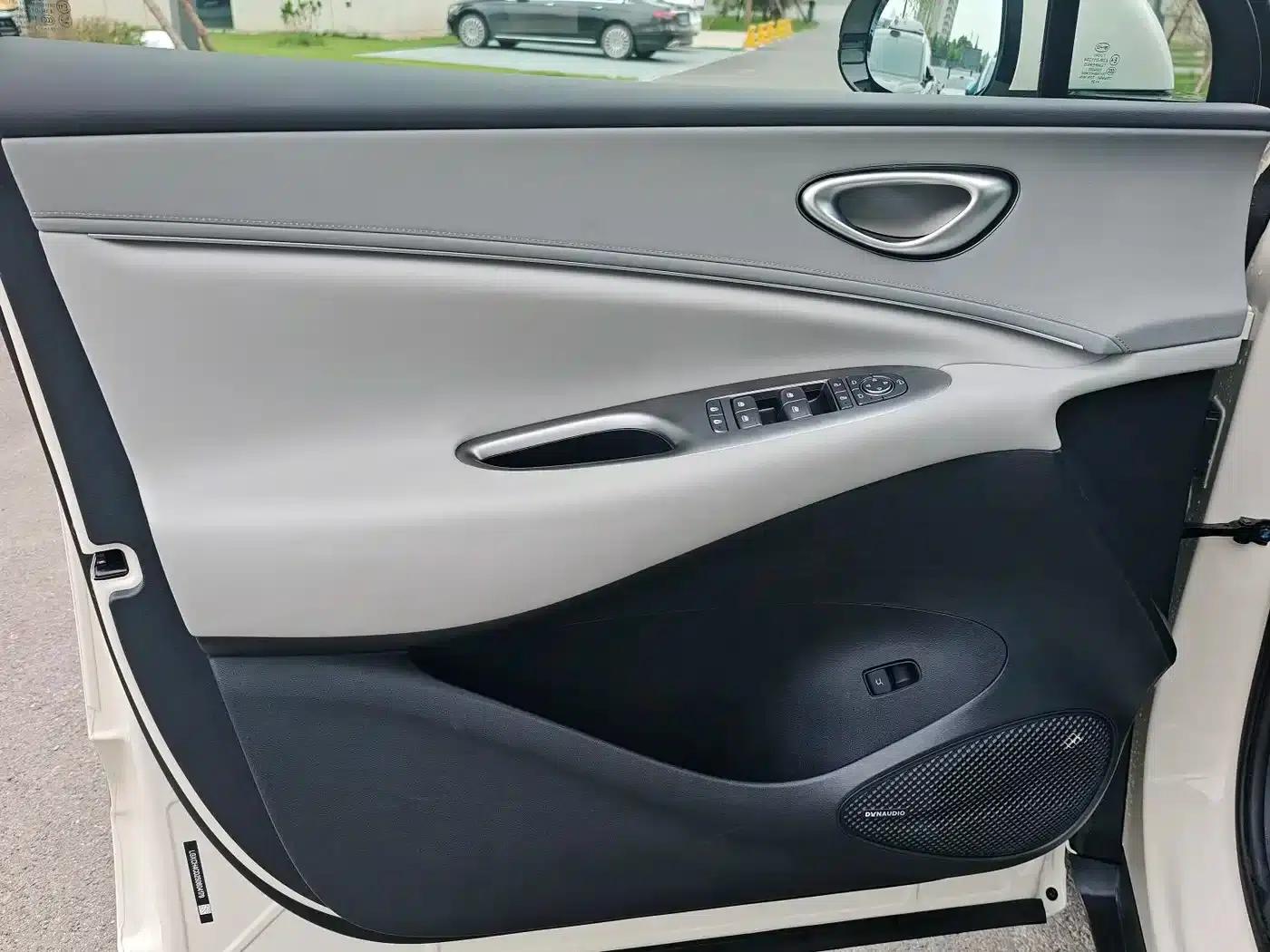 Hiace 06 2025 EV 605 Navigator Plus Edition — миниатюра 16
