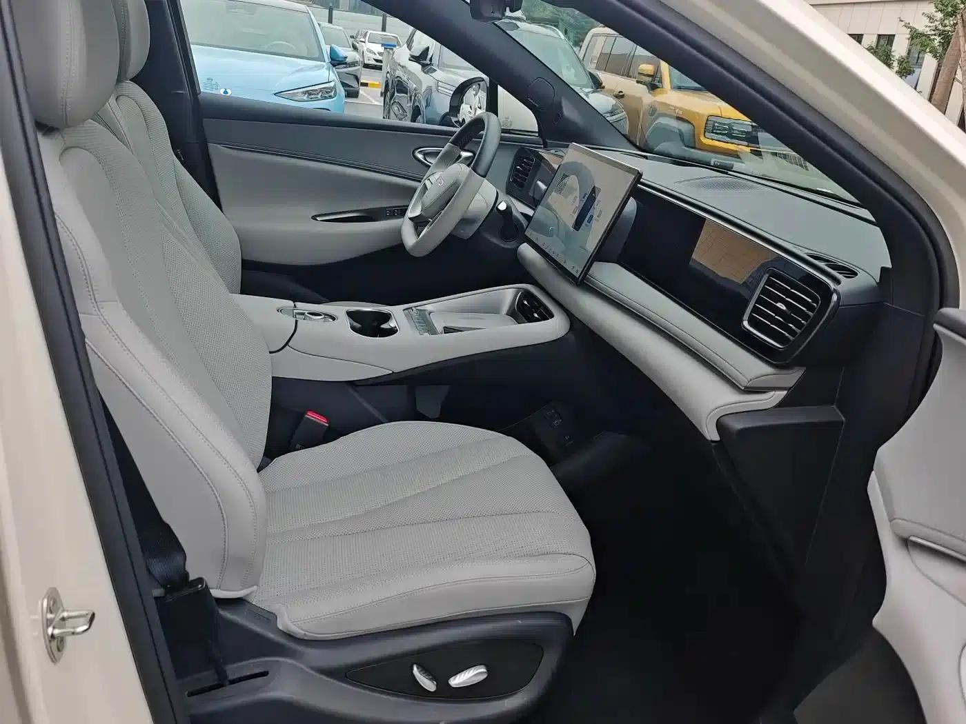 Hiace 06 2025 EV 605 Navigator Plus Edition — миниатюра 22