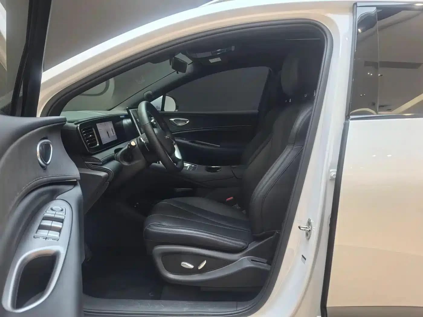 Hiace 06 2025 EV 605 Navigator Pro Edition — миниатюра 8