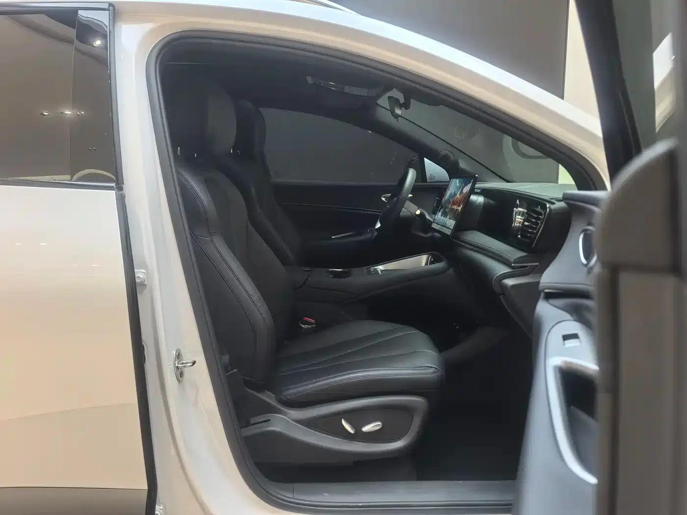 Hiace 06 2025 EV 605 Navigator Pro Edition — миниатюра 10