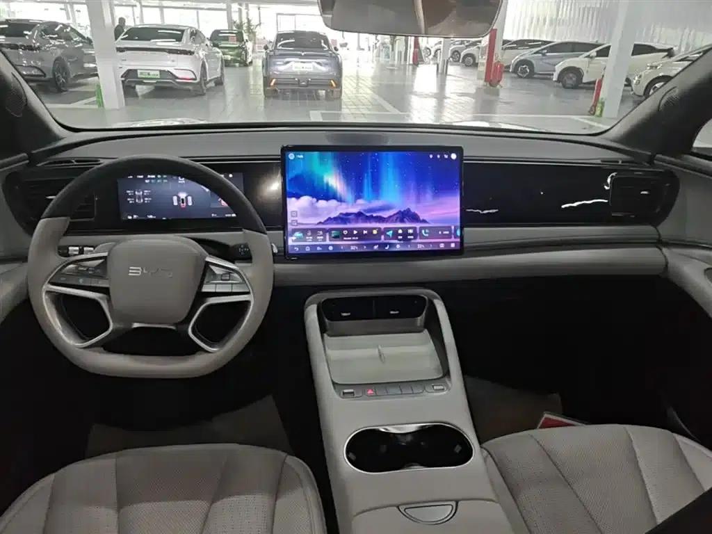 Hiace 06 2025 EV 520 Navigator Edition — миниатюра 13
