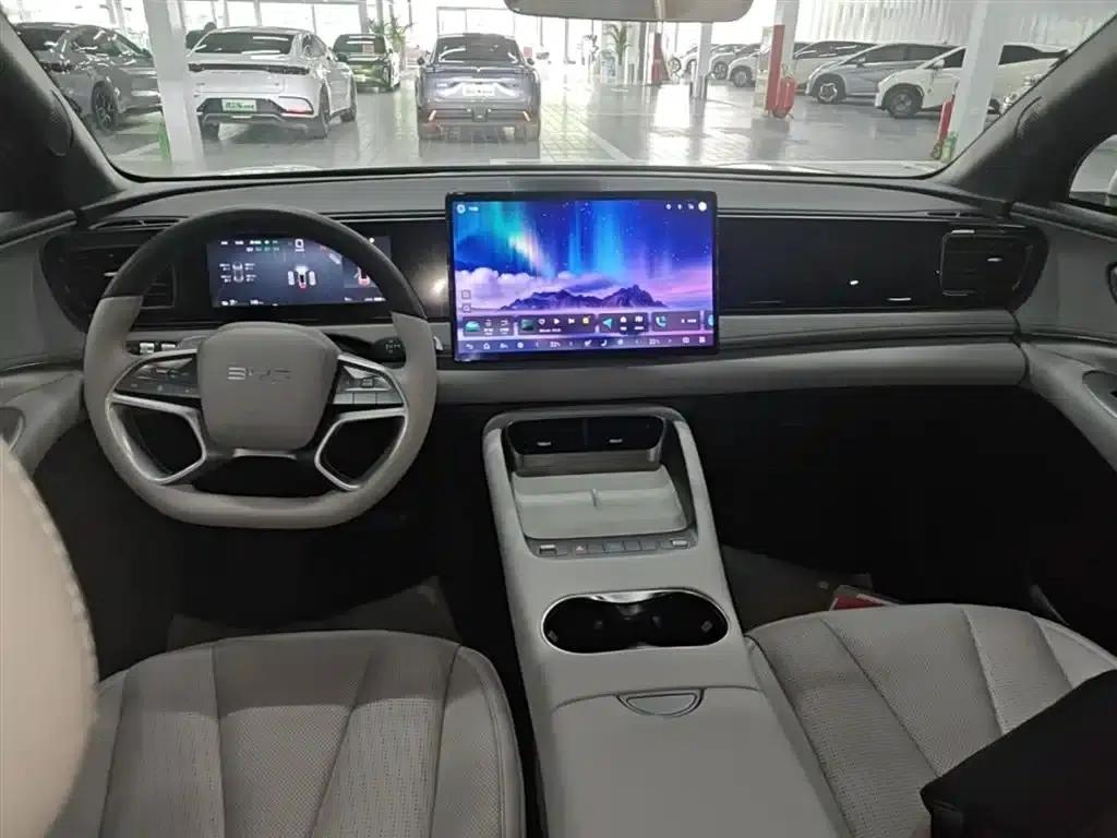 Hiace 06 2025 EV 520 Navigator Edition — миниатюра 10