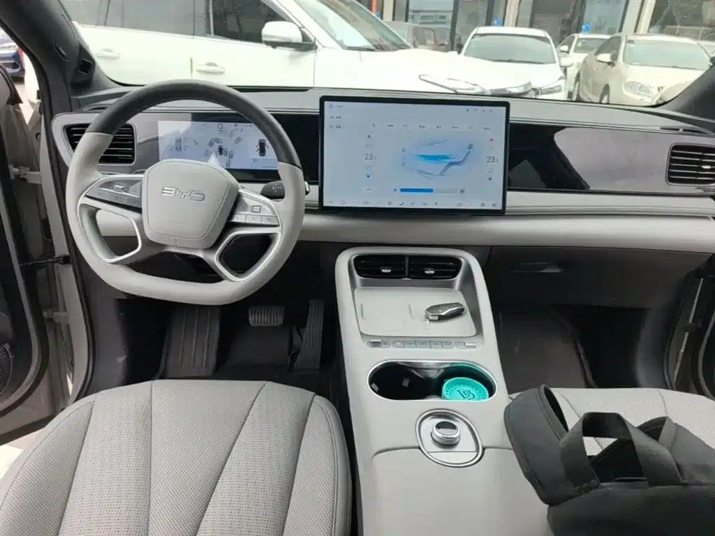 Hiace 06 2025 EV 605 Navigator Plus Edition — миниатюра 10