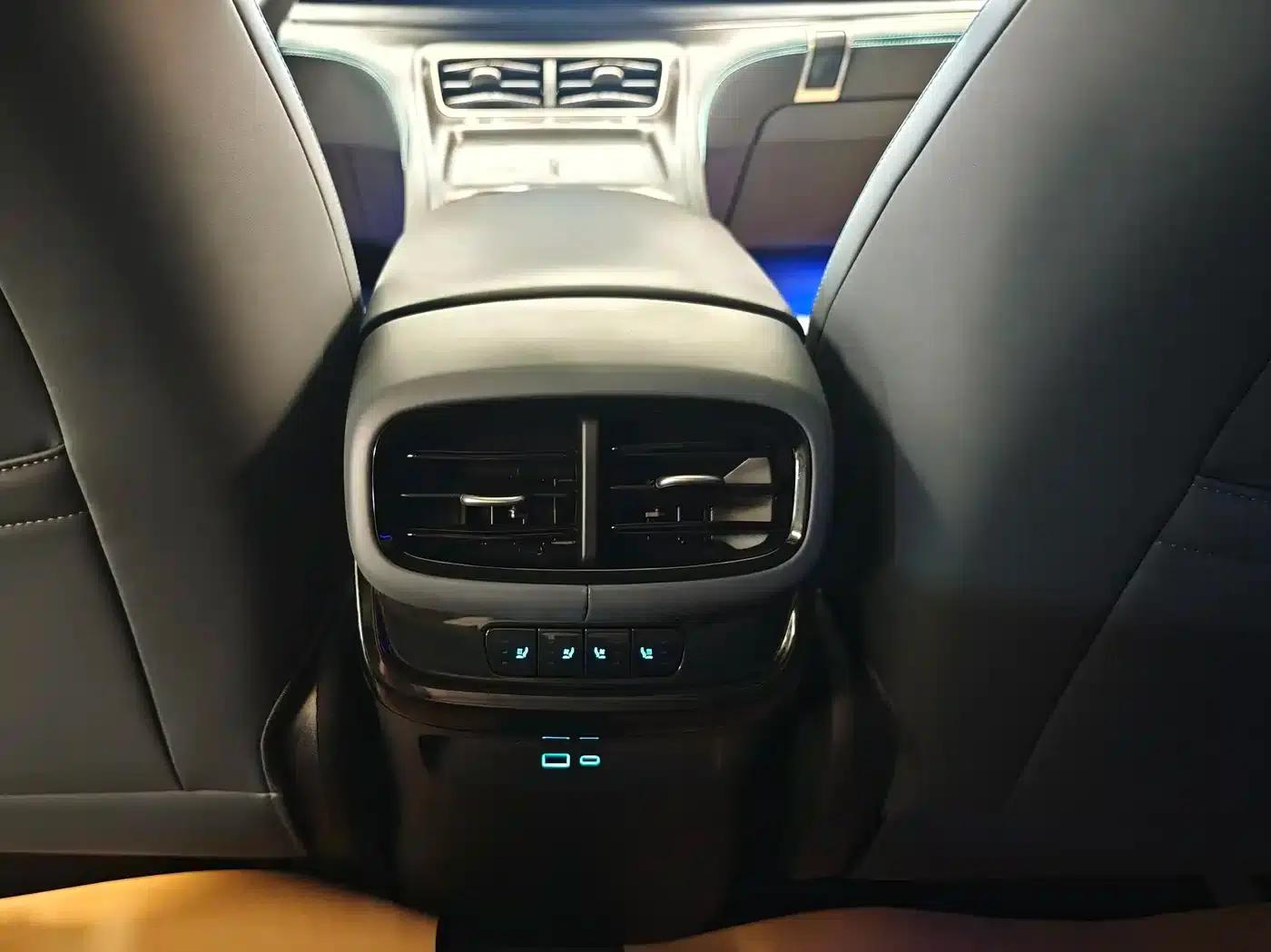 Hiace 07 DM-i 2025 Model 150 Navigator+ Edition — миниатюра 12