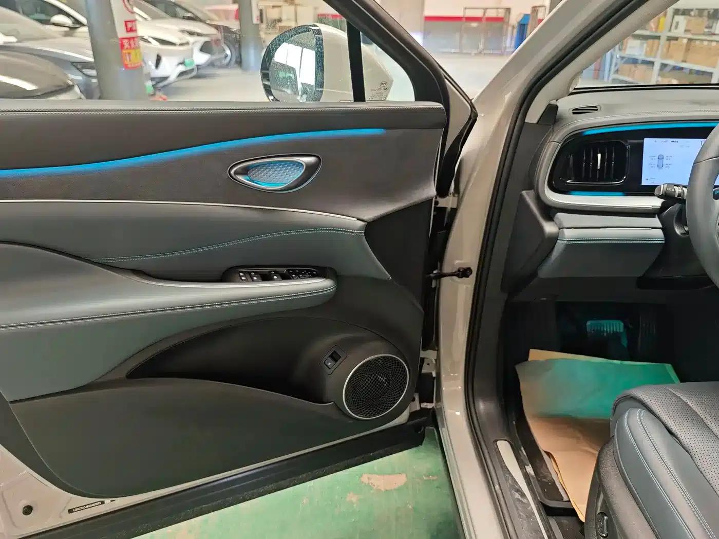 Hiace 07 DM-i 2025 Model 150 Navigator+ Edition — миниатюра 4