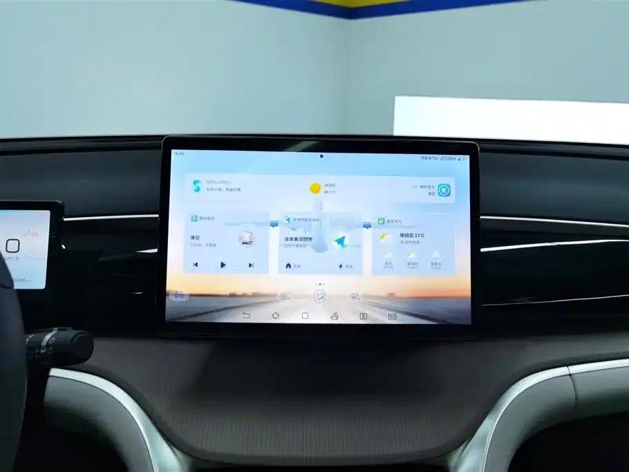 Song Pro New Energy 2024 Glory Edition DM-i 110KM Superior Model — миниатюра 13
