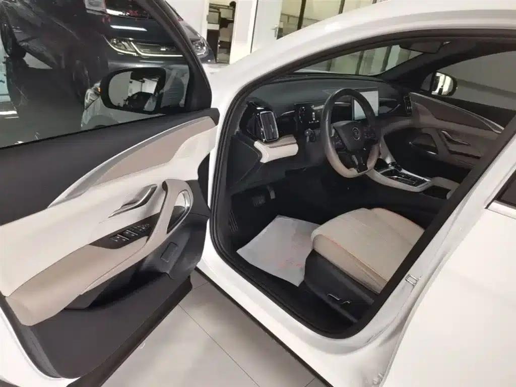 Song Pro New Energy 2023 Champion Edition DM-i 71KM Leading Model — миниатюра 16