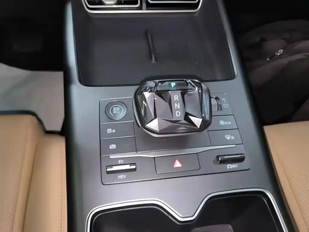 Song Pro New Energy 2025 Model, Second Generation DM-i 75KM Leading Edition — миниатюра 14