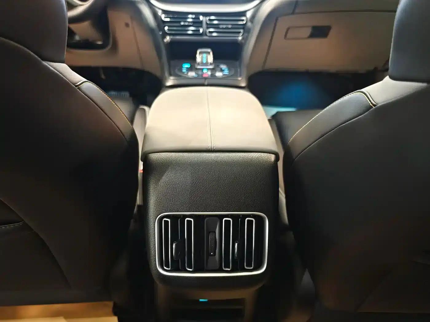 Hiace 05 DM-i 2025 DM-i Intelligent Driving Edition 115KM Flagship Model — миниатюра 12