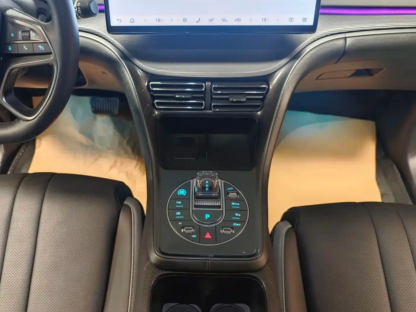 Hiace 05 DM-i 2025 DM-i Intelligent Driving Edition 115KM Flagship Model — миниатюра 8