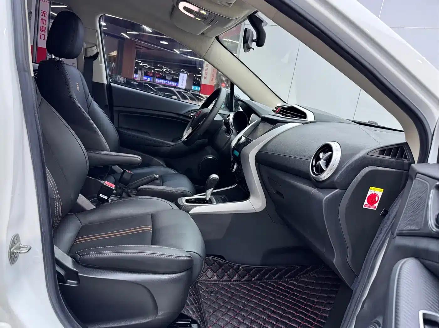 2017 Yuan 1.5L Automatic Cool Connected Edition — миниатюра 16