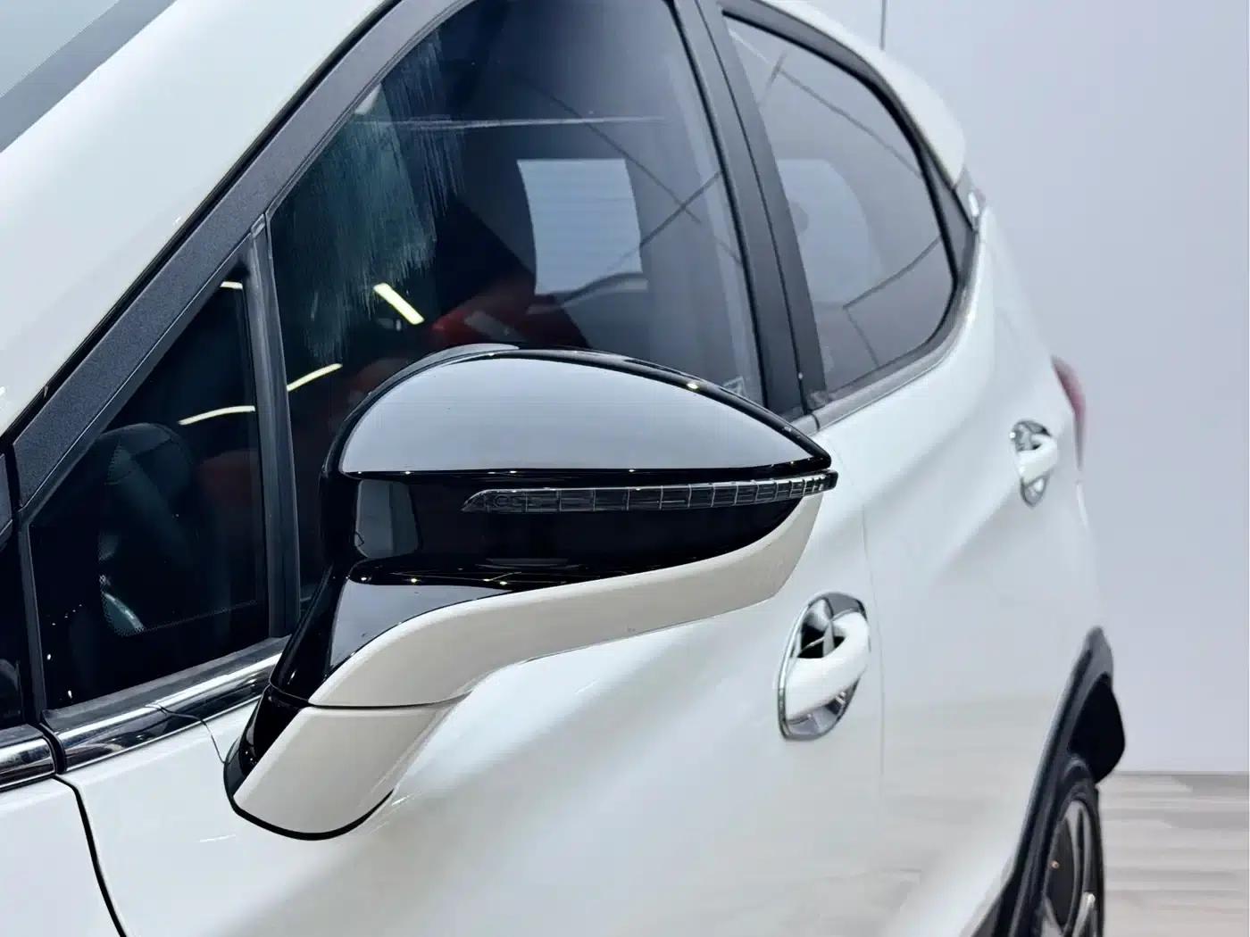 2017 Yuan 1.5L Automatic Cool Connected Edition — миниатюра 24