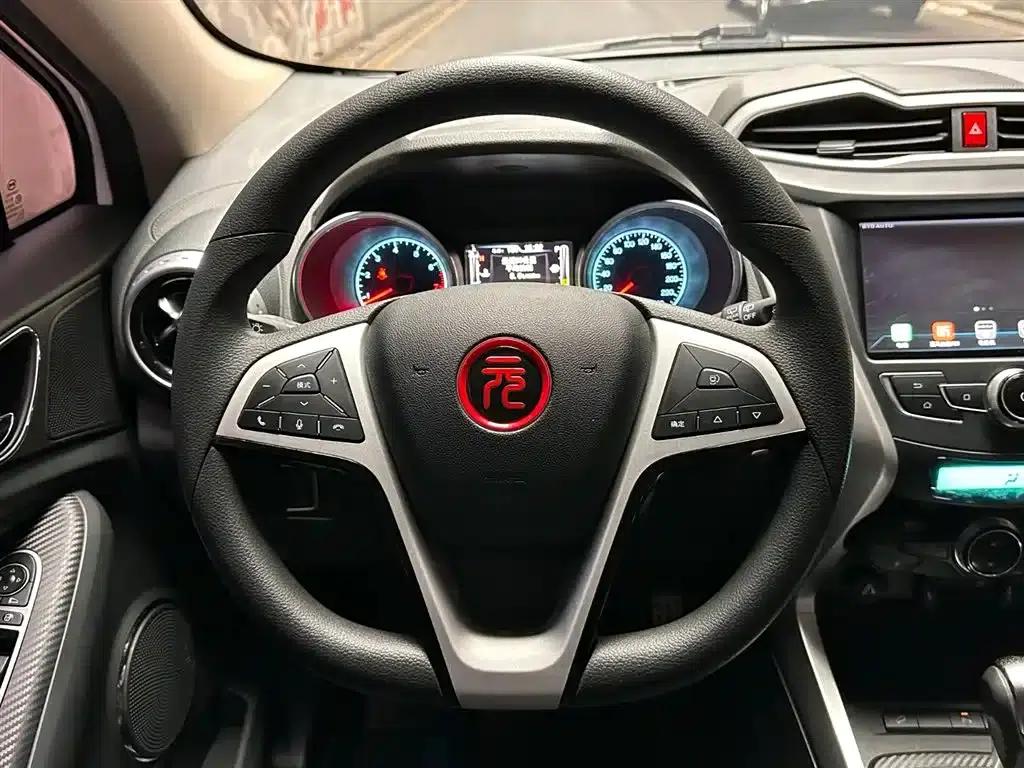 2017 Yuan 1.5L Automatic Cool Connected Edition — миниатюра 12