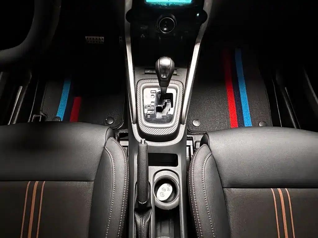 2017 Yuan 1.5L Automatic Cool Connected Edition — миниатюра 15