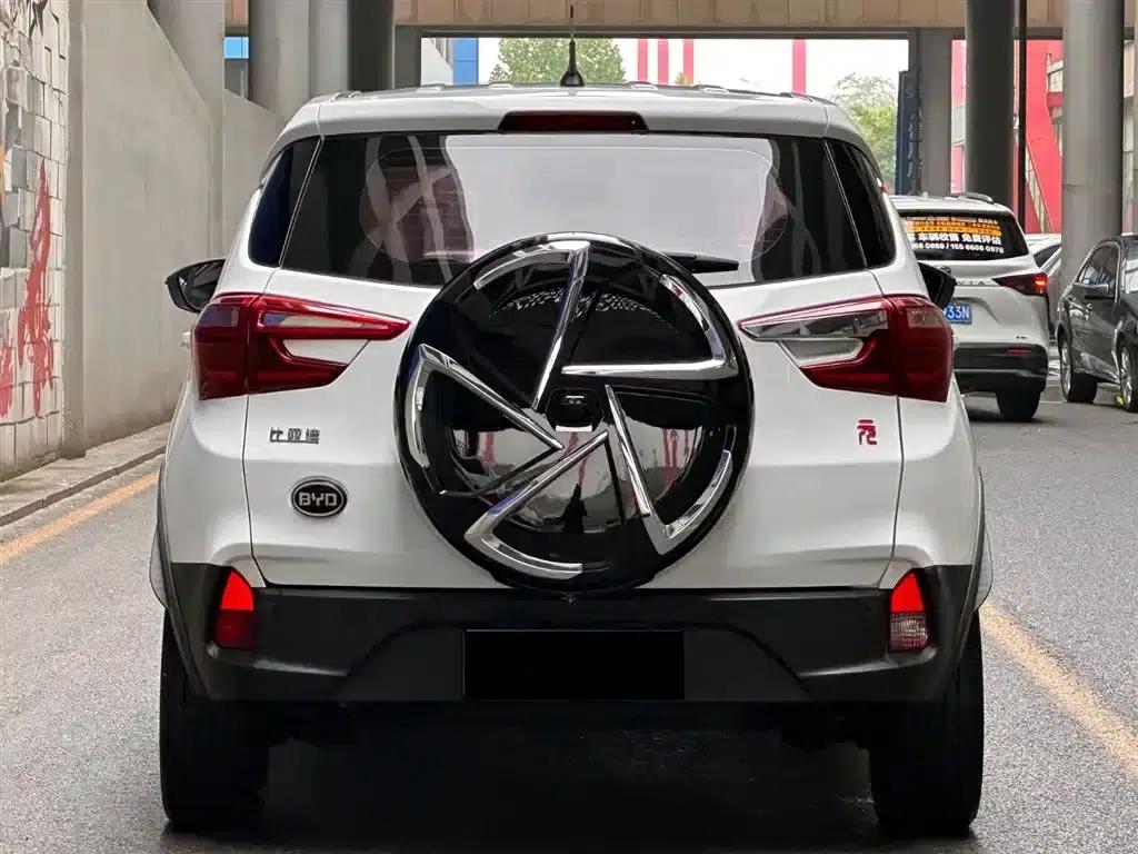 2017 Yuan 1.5L Automatic Cool Connected Edition — миниатюра 4