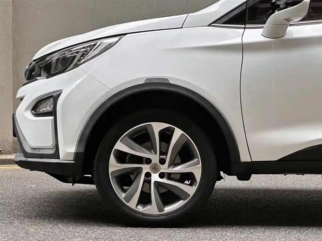 2017 Yuan 1.5L Automatic Cool Connected Edition — миниатюра 6