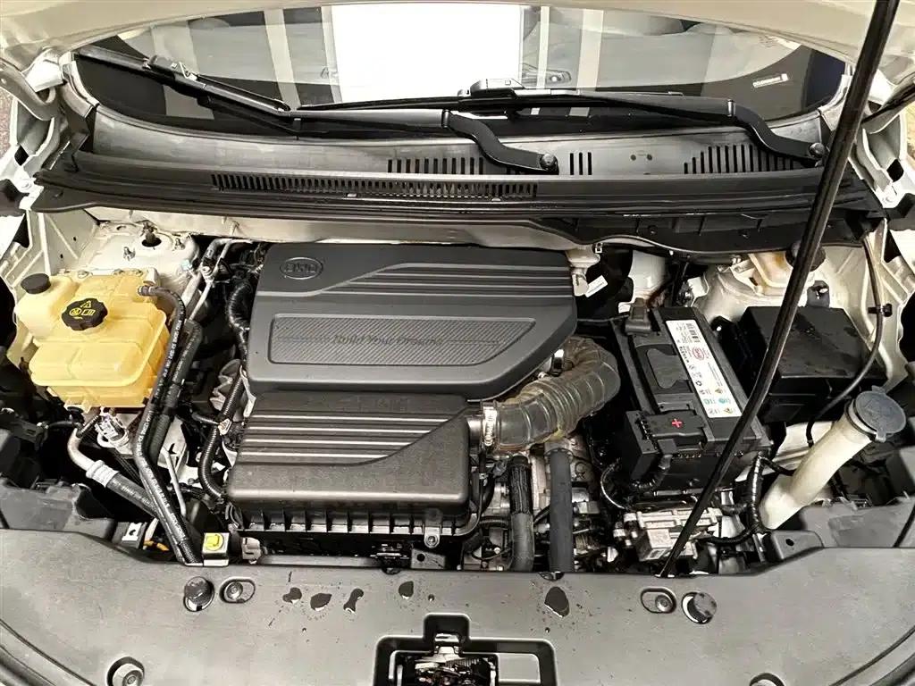 2017 Yuan 1.5L Automatic Cool Connected Edition — миниатюра 7