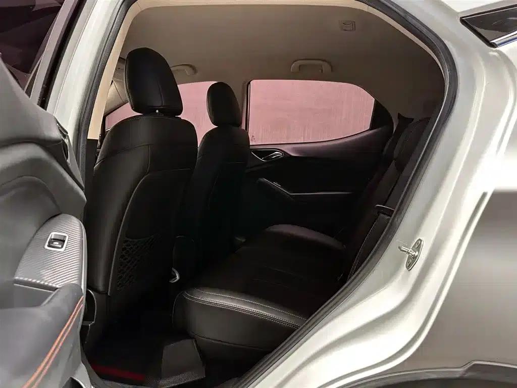 2017 Yuan 1.5L Automatic Cool Connected Edition — миниатюра 10