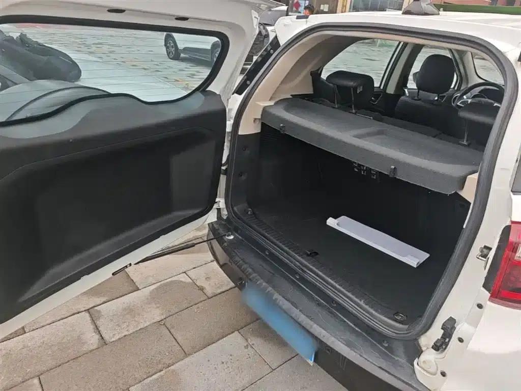2017 Yuan 1.5L Automatic Cool Connected Edition — миниатюра 19