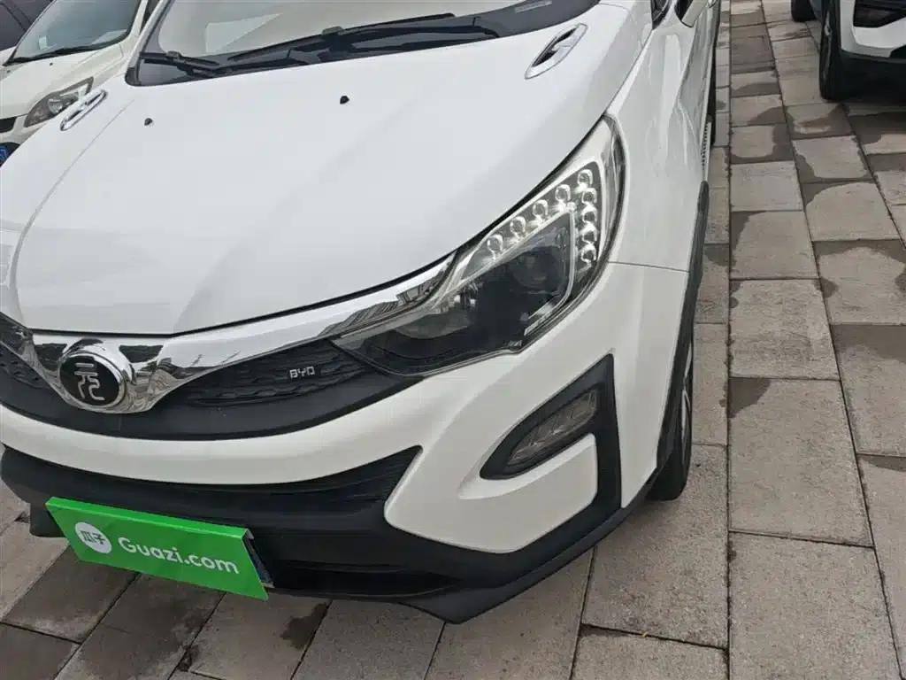 2017 Yuan 1.5L Automatic Cool Connected Edition — миниатюра 24