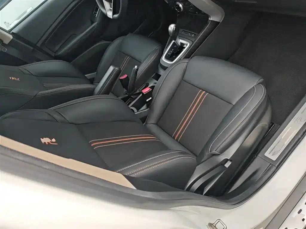 2017 Yuan 1.5L Automatic Cool Connected Edition — миниатюра 25