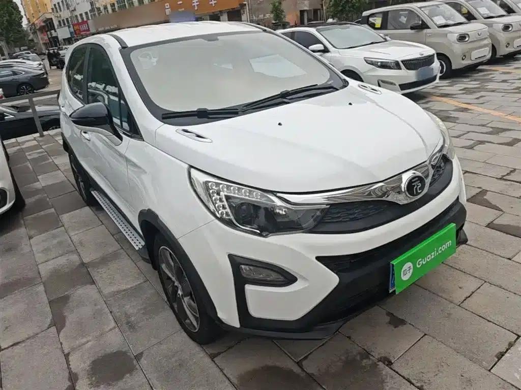 2017 Yuan 1.5L Automatic Cool Connected Edition — миниатюра 4