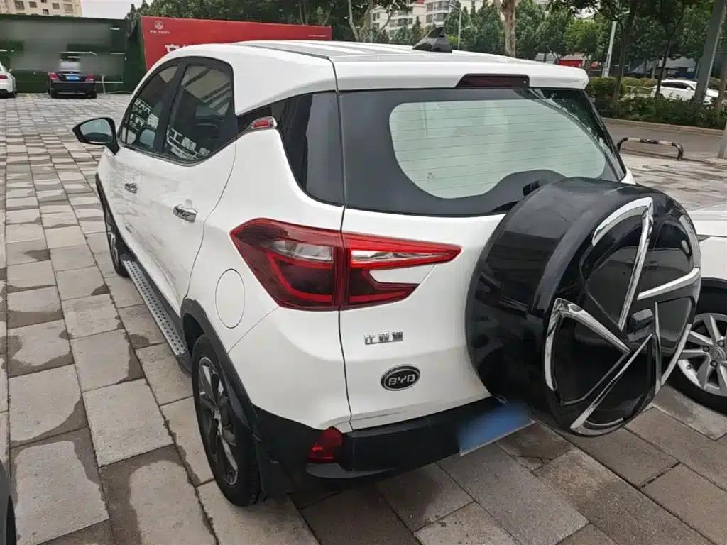 2017 Yuan 1.5L Automatic Cool Connected Edition — миниатюра 5