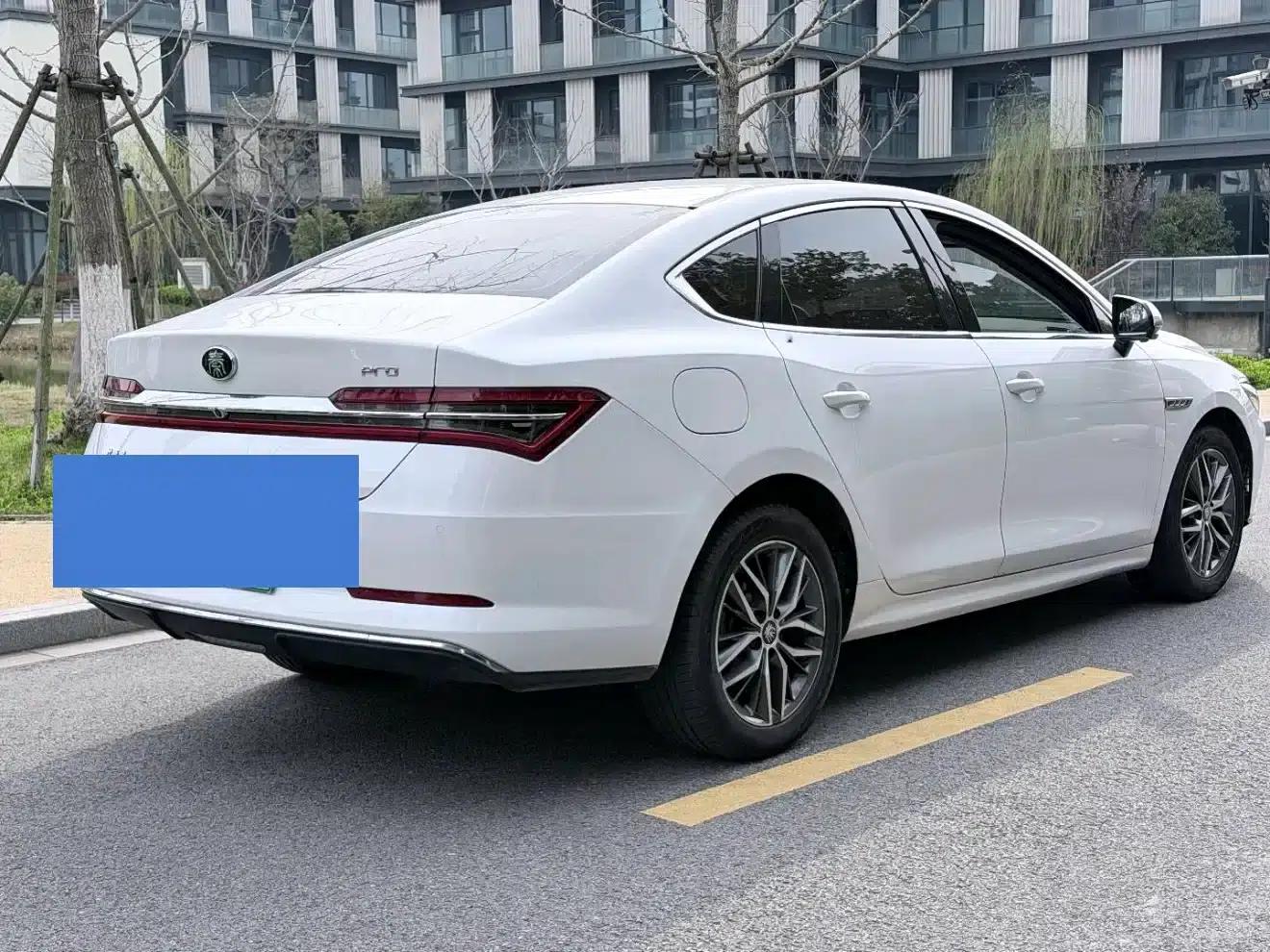 Qin Pro New Energy 2019 EV Super Edition: High Power, Long Range, Intelligent Connectivity Leading Model — миниатюра 9