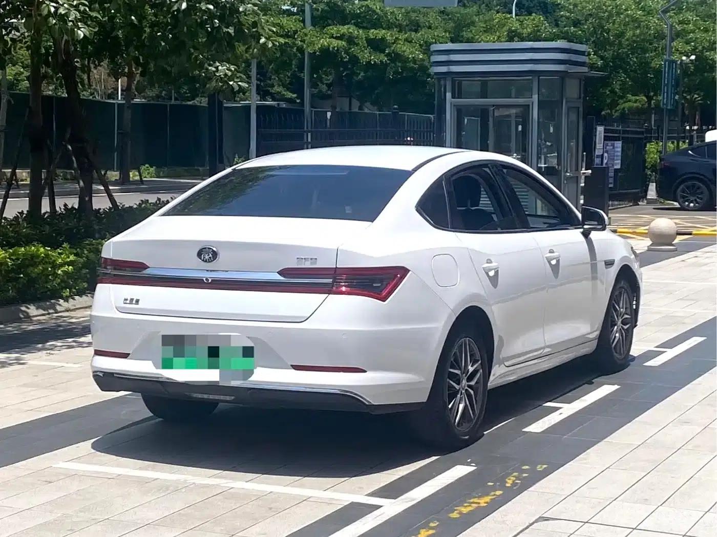 Qin Pro New Energy 2019 EV Super Edition Standard Intelligent Leading Model — миниатюра 4