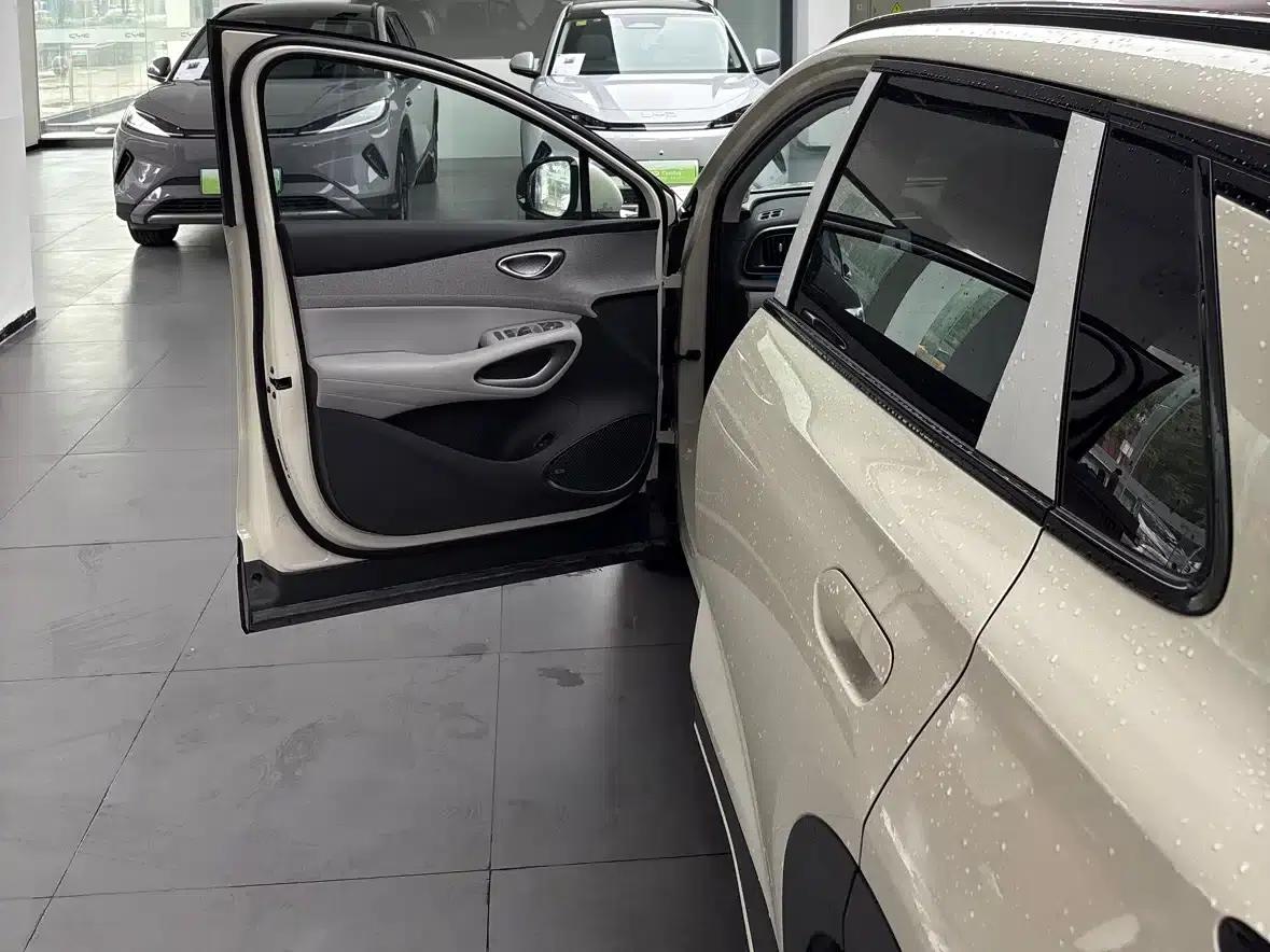 Hiace 05 EV 2025 520KM Flagship Intelligent Navigation Edition — миниатюра 8
